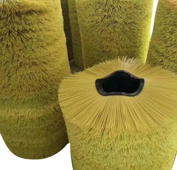 Concavo-convex Brush For Cleaning Snow